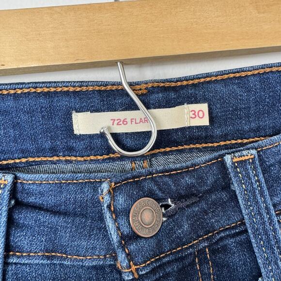 Levi's 726 Medium Wash Flare Jean Size 30 - Picture 3 of 11